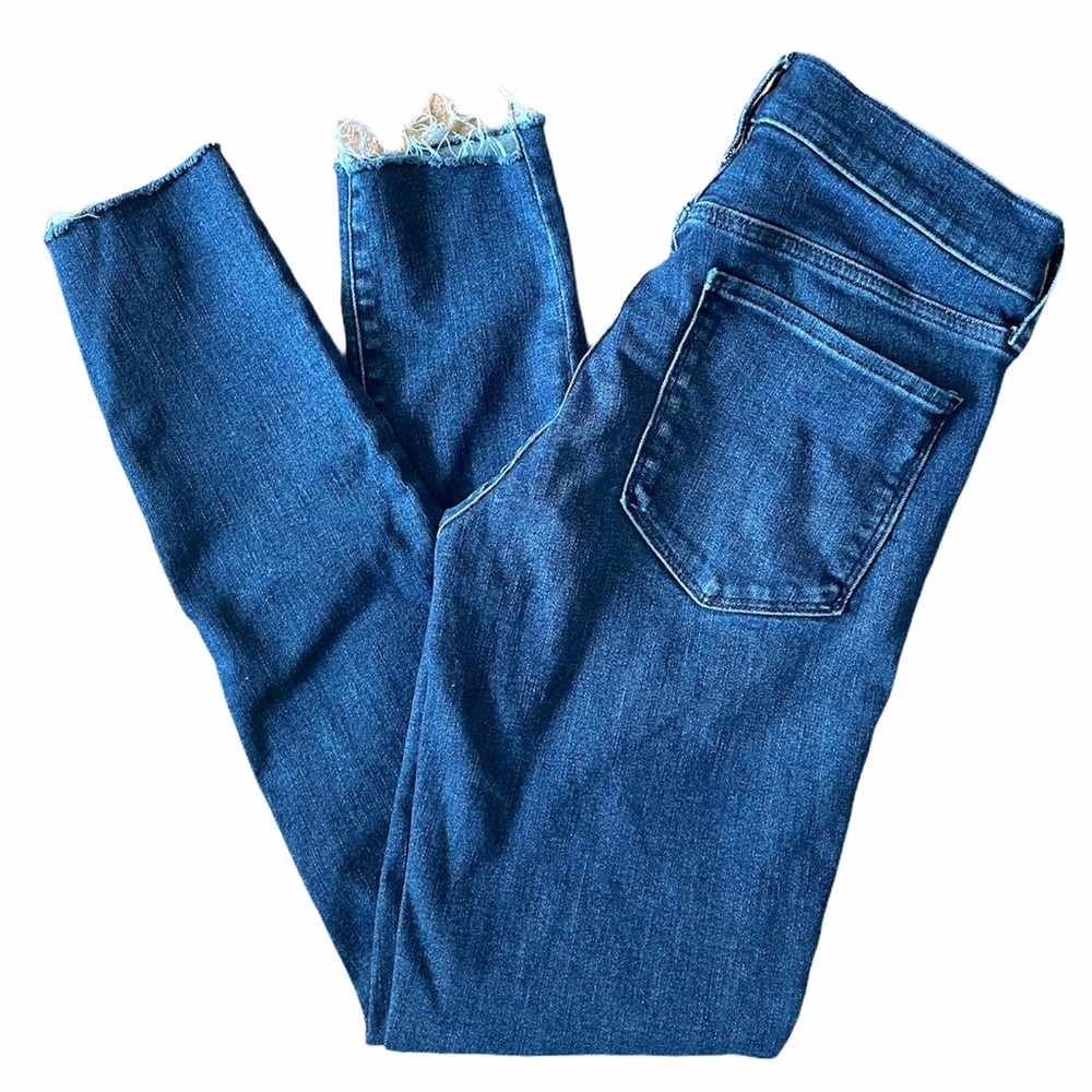 GAP favorite jegging with raw hem size 4